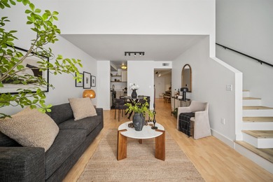 Beach Condo For Sale in Oakland, California