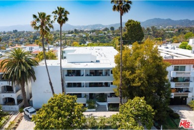 Beach Home For Sale in Santa Monica, California