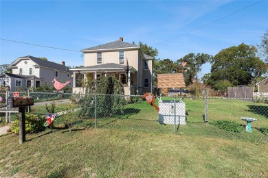 Beach Home For Sale in Flanders, New York