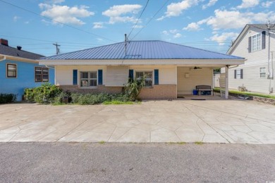 Beach Home For Sale in North Myrtle Beach, South Carolina