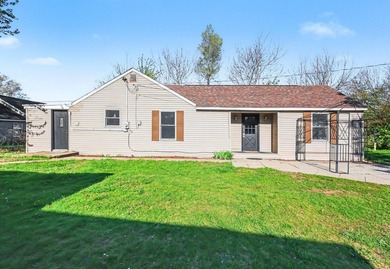 Beach Home For Sale in Muskegon, Michigan