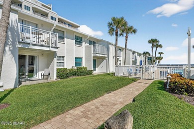 Beach Condo For Sale in New Smyrna Beach, Florida