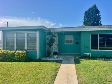 Beach Home For Sale in Boynton Beach, Florida