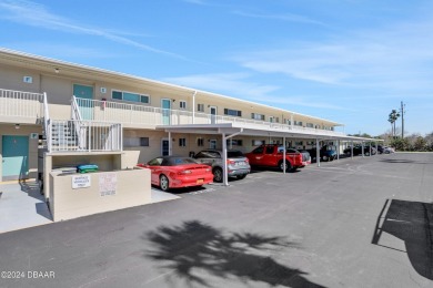 Beach Condo For Sale in New Smyrna Beach, Florida