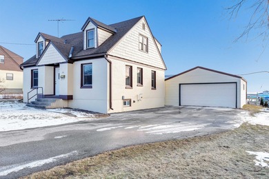 Beach Home For Sale in Algoma, Wisconsin