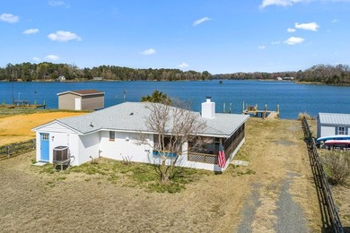 Beach Home For Sale in Farnham, Virginia