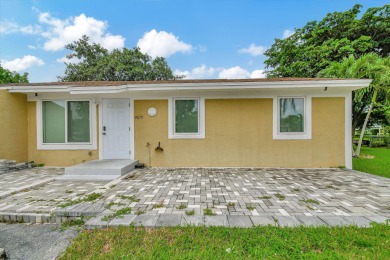 Beach Townhome/Townhouse For Sale in West Palm Beach, Florida