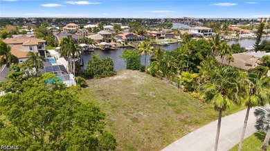 Beach Lot For Sale in Cape Coral, Florida