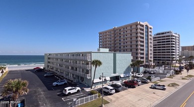 Beach Condo For Sale in Daytona Beach, Florida
