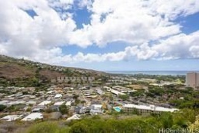 Beach Home For Sale in Honolulu, Hawaii
