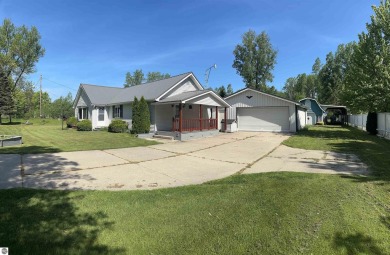 Beach Home For Sale in Standish, Michigan