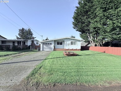 Beach Home For Sale in Coos Bay, Oregon