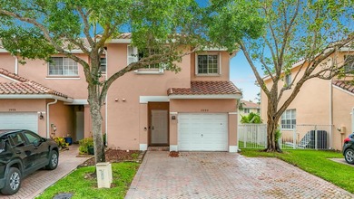 Beach Home Sale Pending in Sunrise, Florida