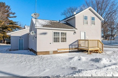 Beach Home For Sale in Oconto, Wisconsin