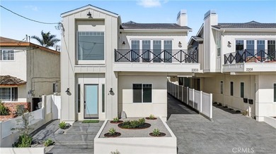 Beach Townhome/Townhouse For Sale in Redondo Beach, California