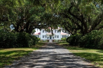 Beach Home For Sale in Edisto Island, South Carolina
