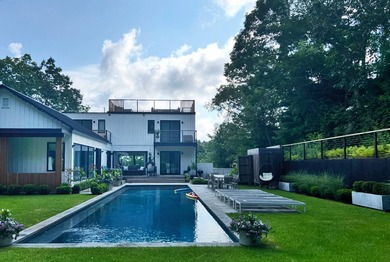 Beach Home For Sale in East Hampton, New York