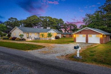 Beach Home For Sale in Deltaville, Virginia