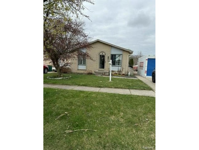 Beach Home Sale Pending in Brownstown Twp, Michigan