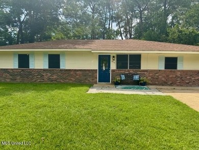 Beach Home For Sale in Ocean Springs, Mississippi