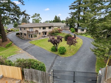 Beach Home For Sale in Brookings, Oregon
