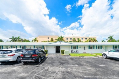 Beach Condo For Sale in Boynton Beach, Florida