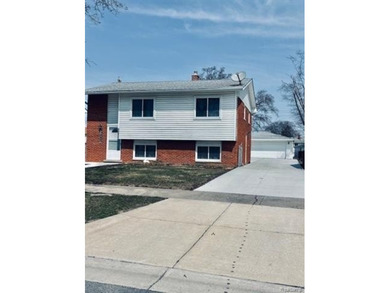 Beach Home Sale Pending in Gibraltar, Michigan