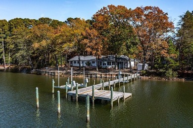 Beach Home For Sale in Kilmarnock, Virginia