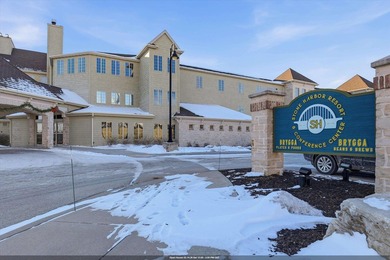 Beach Condo For Sale in Sturgeon Bay, Wisconsin