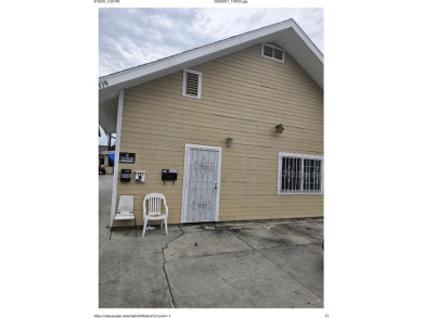 Beach Townhome/Townhouse For Sale in Long Beach, California