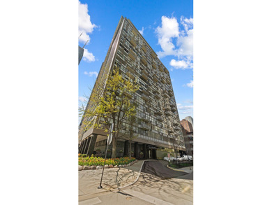 Beach Condo Active Under Contract in Chicago, Illinois