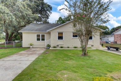 Beach Home For Sale in Charleston, South Carolina