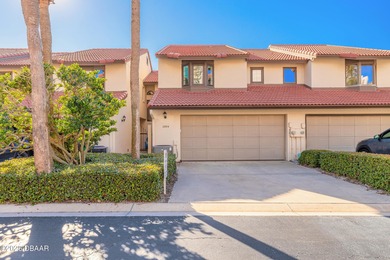 Beach Townhome/Townhouse For Sale in Daytona Beach, Florida