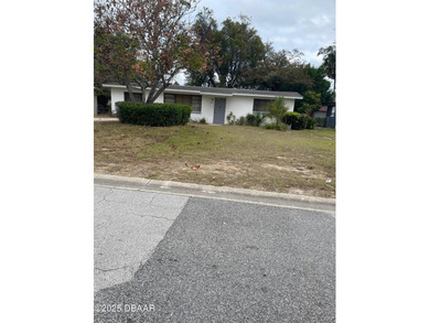 Beach Home Sale Pending in Daytona Beach, Florida