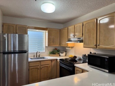 Beach Condo Active Under Contract in Mililani, Hawaii