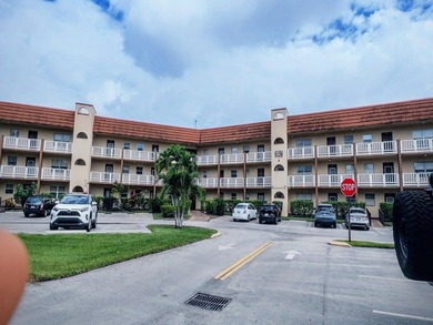Beach Condo For Sale in Sunrise, Florida