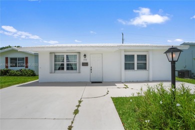 Beach Home For Sale in Boynton Beach, Florida