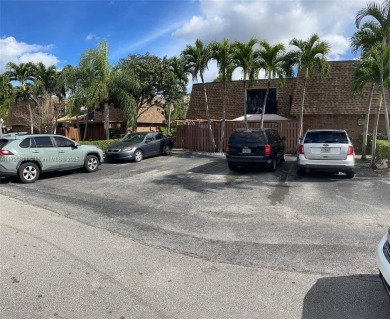 Beach Townhome/Townhouse For Sale in Tamarac, Florida