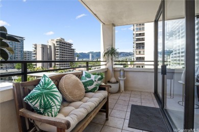 Beach Condo Sale Pending in Honolulu, Hawaii