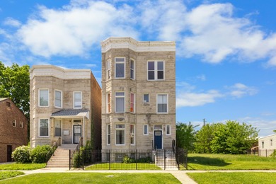 Beach Home For Sale in Chicago, Illinois