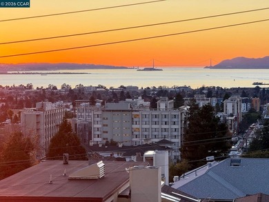 Beach Condo For Sale in Berkeley, California