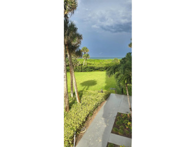 Beach Condo For Sale in Hutchinson Island, Florida