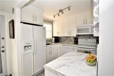 Beach Condo For Sale in Sunrise, Florida