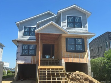 Beach Home For Sale in Baldwin Harbor, New York