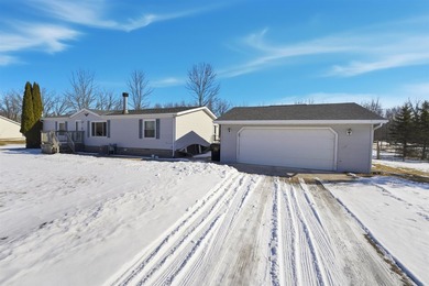 Beach Home For Sale in Little Suamico, Wisconsin