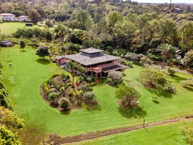 Beach Home For Sale in Holualoa, Hawaii