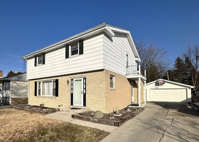 Beach Home For Sale in Sheboygan, Wisconsin