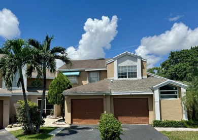 Beach Townhome/Townhouse For Sale in Tamarac, Florida