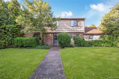 Beach Home Sale Pending in Bayville, New York