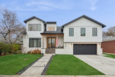 Beach Home For Sale in Skokie, Illinois